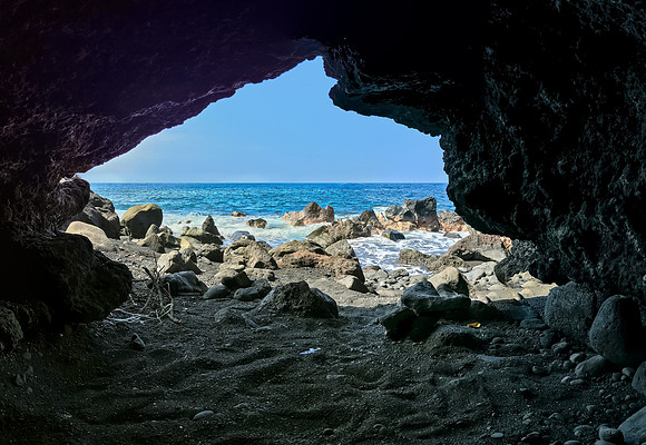 Pebble Beach Cave Kona #2_Getty_MattAnderson
